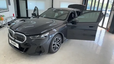 청주 랩핑, BMW 520i 아이코닉 글로우+ 블랙 유광 / 청주 흥덕구