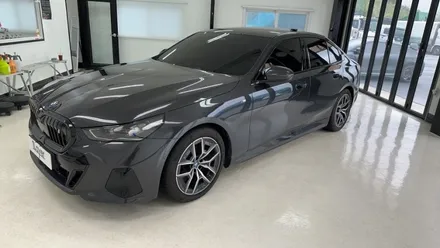 [청주 랩핑] BMW i5 그릴 랩핑 + 아이코닉 글로우 + 블랙 유광 / 청주 흥덕구