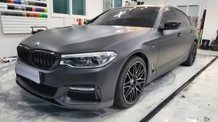 김해랩핑 장유랩핑 BMW G30 5시리즈 520d 전체랩핑 랩핑제거 재시공 무광블랙 / 김해, 부산, 창원