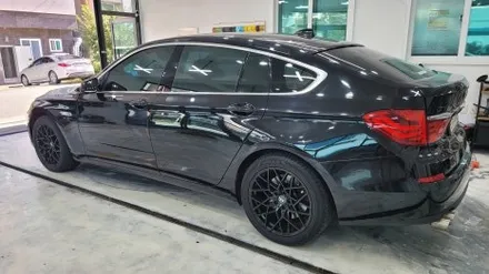 김해랩핑 장유랩핑 창원랩핑 BMW 5GT 크롬죽이기 및 본넷(후드) 랩핑 더블디랩 / 김해 율하동