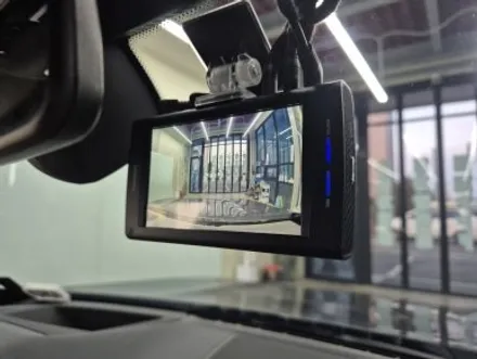 BMW IX3 광주 수완지구 4채널 블랙박스와 보조배터리 장착 / 광주 광산