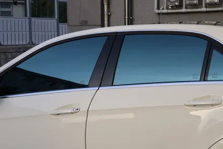 벤츠 W212 E 클래스 / 글라스틴트 레이니 블루 / 광주 광산