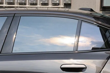 생고뱅 파노라마 럭스X / BMW G60 /  독보적인 퍼포먼스와 스타일을 갖춘 블랙미러룩 광주 썬팅 / 광주 광산
