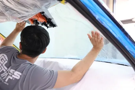 광주 신차 패키지 / EV9 스노우화이트펄 글라스틴트 레이니 블루 전체 25% VLT / 광주 광산