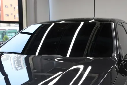 생고뱅 파노라마 럭스X / BMW G60 /  독보적인 퍼포먼스와 스타일을 갖춘 블랙미러룩 광주 썬팅 / 광주 광산