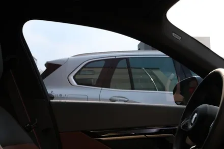 생고뱅 파노라마 럭스X / BMW G60 /  독보적인 퍼포먼스와 스타일을 갖춘 블랙미러룩 광주 썬팅 / 광주 광산