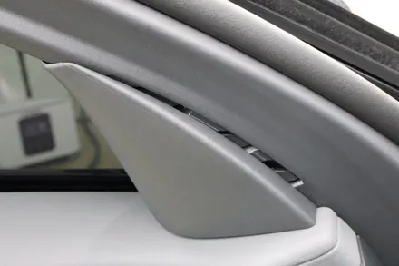 생고뱅 파노라마 럭스X / BMW G60 /  독보적인 퍼포먼스와 스타일을 갖춘 블랙미러룩 광주 썬팅 / 광주 광산