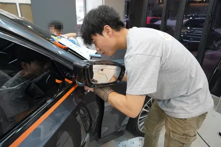 BMW 330e 랩핑 크롬죽이기로 스포티한 이미지변화 (모란 장지 가천) / 하남, 광주, 송파