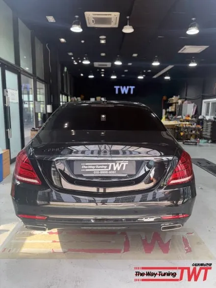 벤츠 W222 S500 전기형 → 후기형 마이바흐 컨버전 작업, 신품 언더커버까지 적용
