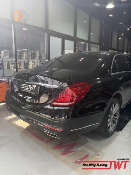 벤츠 W222 S500 전기형 → 후기형 마이바흐 컨버전 작업, 신품 언더커버까지 적용