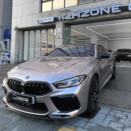 bmw m8 쿠페 전체랩핑 이노즈텍 메탈릭실버 컬러의 세련된 이미지 / 서울 송파구