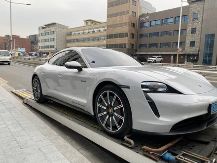 포르쉐 크레용 랩핑 시공으로 완성된 타이칸 차량 둘러보기 / 서울 송파구
