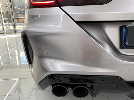 bmw m8 쿠페 전체랩핑 이노즈텍 메탈릭실버 컬러의 세련된 이미지 / 서울 송파구
