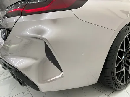 bmw m8 쿠페 전체랩핑 이노즈텍 메탈릭실버 컬러의 세련된 이미지 / 서울 송파구