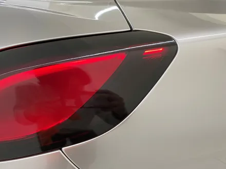 bmw m8 쿠페 전체랩핑 이노즈텍 메탈릭실버 컬러의 세련된 이미지 / 서울 송파구