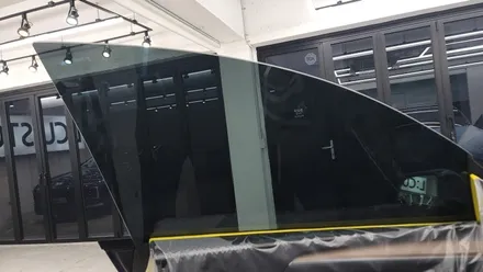 글라스틴트 슈어X로 가득 채워진 테슬라 모델Y의 새로운 완성 / 부산 금정