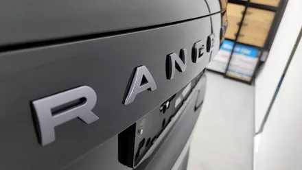 레인지로버를 완벽하게 만들어줄 썬팅. RR P530 오토바이오그라피. 부산 금정구 엘커스텀 글라스틴트 산타나 / 부산 금정