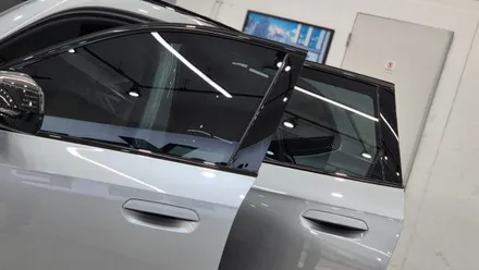 BMW X1 뜨거운 태양아래, 더 확실한 선택!! 글라스틴트 슈어X 썬팅 / 부산 금정