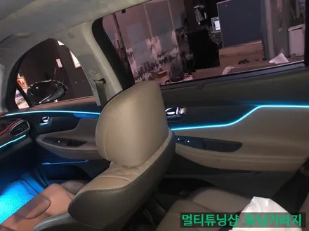 LED튜닝전문점 튜닝가라지  싼타페TM 실내 엠비언트/풋등 / 창원 의창구