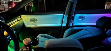 창원 비노출 엠비언트 전문점 튜닝가라지에서 작업한 아이오닉5                                 글로우모션 엠비언트!!! 전용수제몰딩으로 완벽한 비노출!!!! / 창원 의창구