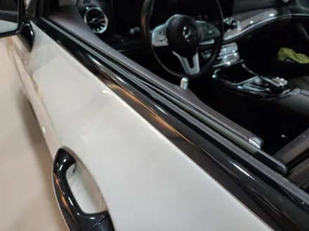 벤츠 C257 CLS 차량 앞범퍼 리얼카본랩핑과 크롬딜리트 작업 / 창원시 성산구