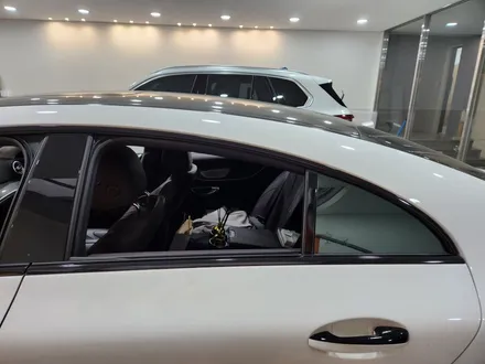 벤츠 C257 CLS 차량 앞범퍼 리얼카본랩핑과 크롬딜리트 작업 / 창원시 성산구