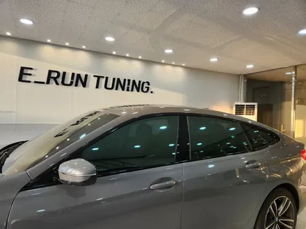 창원 BMW 6GT 윈도우 서라운드 몰딩 크롬죽이기 랩핑 시공해서 물때 방지하세요 / 창원시 성산구