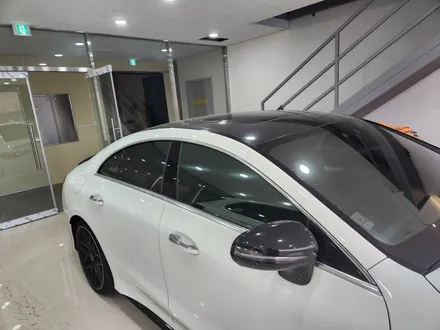 벤츠 C257 CLS 차량 앞범퍼 리얼카본랩핑과 크롬딜리트 작업 / 창원시 성산구