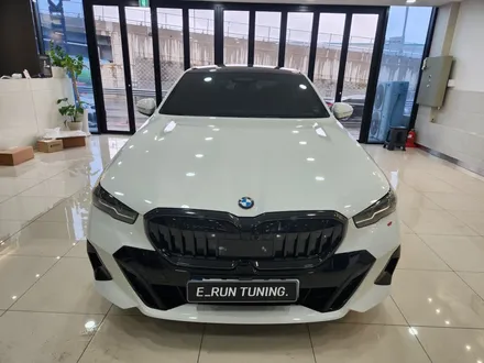 BMW5(g60) 블랙 아이코닉 글로우 그릴로 랩핑하기 / 창원시 성산구