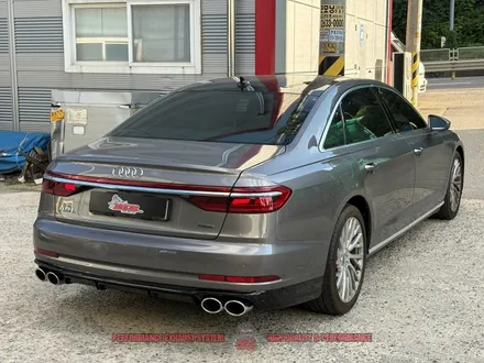 아우디 A8 (D5) S8바디킷 후기형(신형)개조 컨버전 파츠 프론트 범퍼 그릴 리어 디퓨저 머플러팁 튜닝