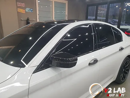 부산 랩핑 BMW 5시리즈 크롬 죽이기와 루프스킨 / 부산시 강서구