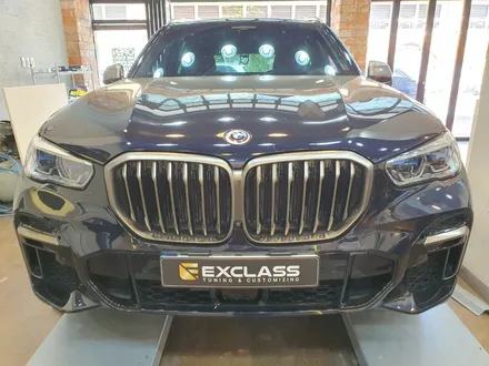 BMW X5 G05 M50i 사이드스텝 순정화 작업 도어스팟 도어램프 날개 라이트까지 자동차 튜닝전문점 경남 김해 / 경남 김해