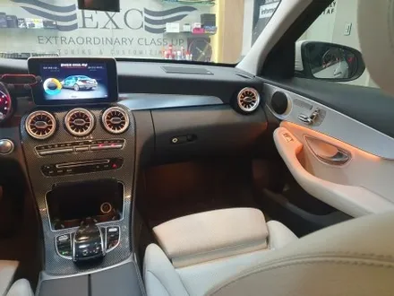 벤츠 C클래스 W205 FULL 엠비언트 & 3색에서 64색 컬러 연동과 광량 업그레이드 송풍구 1,2열외 전체 / 자동차 튜닝전문점 경남 김해 장유 율하 무계 주촌 / 경남 김해