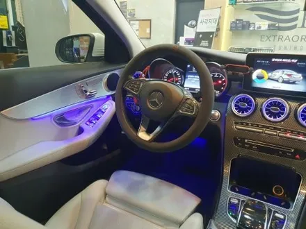 벤츠 C클래스 W205 FULL 엠비언트 & 3색에서 64색 컬러 연동과 광량 업그레이드 송풍구 1,2열외 전체 / 자동차 튜닝전문점 경남 김해 장유 율하 무계 주촌 / 경남 김해