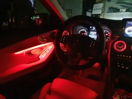 벤츠 C클래스 W205 FULL 엠비언트 & 3색에서 64색 컬러 연동과 광량 업그레이드 송풍구 1,2열외 전체 / 자동차 튜닝전문점 경남 김해 장유 율하 무계 주촌 / 경남 김해