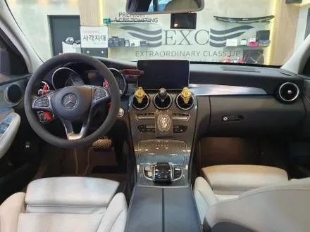 벤츠 C클래스 W205 FULL 엠비언트 & 3색에서 64색 컬러 연동과 광량 업그레이드 송풍구 1,2열외 전체 / 자동차 튜닝전문점 경남 김해 장유 율하 무계 주촌 / 경남 김해