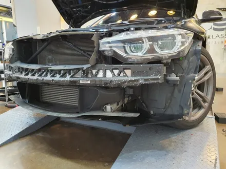 BMW F30 M3룩 컨버젼 신형개조 / 프론트 복선블랙 그릴교체 자동차 튜닝전문점 경남 김해 장유 율하 무계 주촌 / 경남 김해