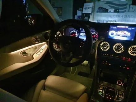 벤츠 C클래스 W205 FULL 엠비언트 & 3색에서 64색 컬러 연동과 광량 업그레이드 송풍구 1,2열외 전체 / 자동차 튜닝전문점 경남 김해 장유 율하 무계 주촌 / 경남 김해