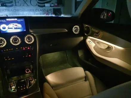 벤츠 C클래스 W205 FULL 엠비언트 & 3색에서 64색 컬러 연동과 광량 업그레이드 송풍구 1,2열외 전체 / 자동차 튜닝전문점 경남 김해 장유 율하 무계 주촌 / 경남 김해