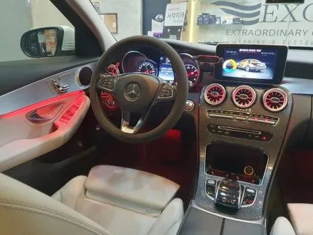 벤츠 C클래스 W205 FULL 엠비언트 & 3색에서 64색 컬러 연동과 광량 업그레이드 송풍구 1,2열외 전체 / 자동차 튜닝전문점 경남 김해 장유 율하 무계 주촌 / 경남 김해