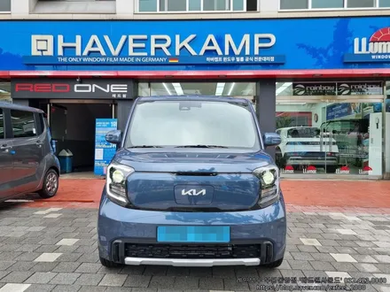 [인천썬팅] THE KIA 레이 EV - 레인보우 V90 썬팅 · 한문철 블랙박스 한캠 3X-Q · 합법인증 브라이오 전조등, 후진등 LED · 실내등 LED · PPF 2종 작업