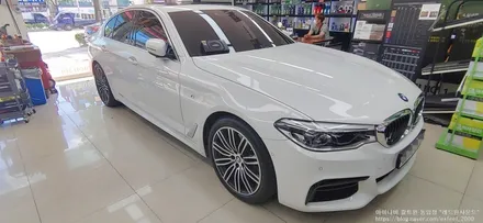 [인천썬팅] BMW 530i - 아이나비 블랙박스 QXD5000, 커넥티드 프로, 블랙박스 보조배터리 케어셀 CX6A 장착 작업.