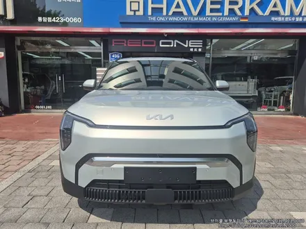 [레드원 브이쿨] 2026 Kia EV3 - 브이쿨 Q시리즈 썬팅 · 카메론 TPE 매트