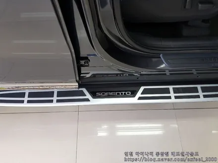 [더 뉴 쏘렌토] 루마썬팅 작업과 순정형 사이드스텝 장착