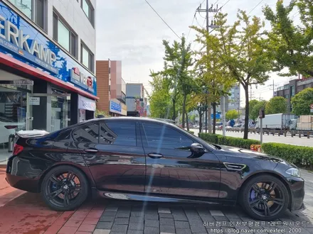 [인천하버캠프] BMW M5 - 하버캠프 세라믹본드 썬팅 재작업 · 아이나비 블랙박스 보조배터리 BAB-105 장착 작업