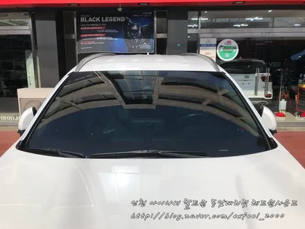 싼타페TM 화이트크림 색상과 어울리는 명품썬팅 아이나비 칼트윈 RX