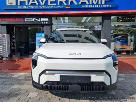 [인천썬팅] The Kia EV3 어스 롱레인지 - 레인보우 V90 썬팅 · 아이언가드 UE-10 유리막코팅 · PPF 5종 · 코일매트 작업