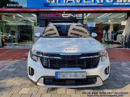 [인천썬팅] The 2025 셀토스 신차패키지 - 아이나비 칼트윈 TX 썬팅·아이나비 블랙박스 Z9500·아이언가드 세라믹 그래핀 유리막코팅·풋등 엠비언트·PPF 4종 작업