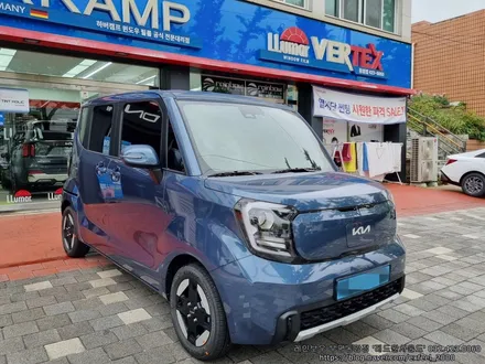 [인천썬팅] THE KIA 레이 EV - 레인보우 V90 썬팅 · 한문철 블랙박스 한캠 3X-Q · 합법인증 브라이오 전조등, 후진등 LED · 실내등 LED · PPF 2종 작업