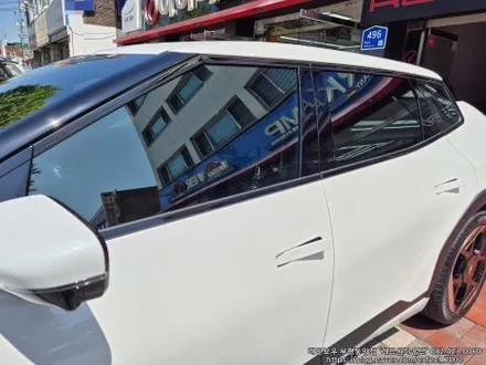 [인천썬팅] The Kia EV4 어스 롱레인지 - 레인보우 V90 썬팅 · 아이언가드 UE-10 유리막코팅 · PPF 5종 작업